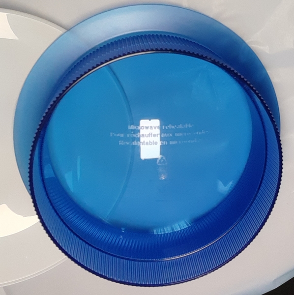 Covered Acrylic Blue Bowl Cobalt Blue and White Lid - Picture 7 of 7